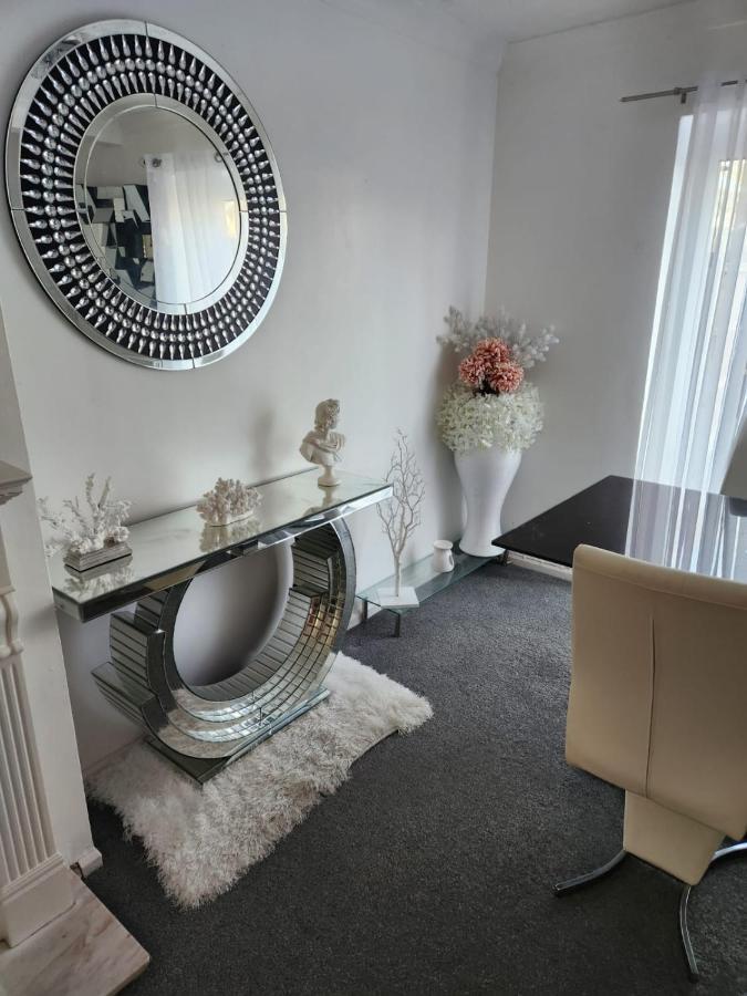 Private Luxurious Space Basildon  Exterior photo